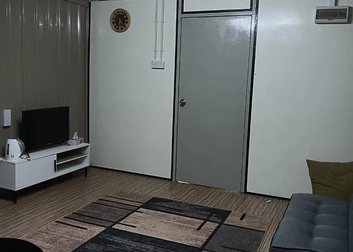 Inap Desa Hajah Yani, Kg Olak Lempit